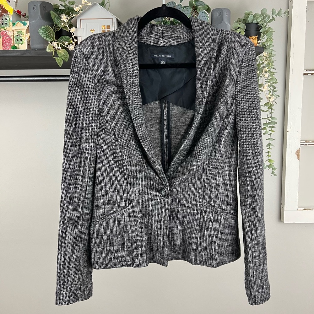 Banana Republic casual black/grey and white herringbone wool blend blazer